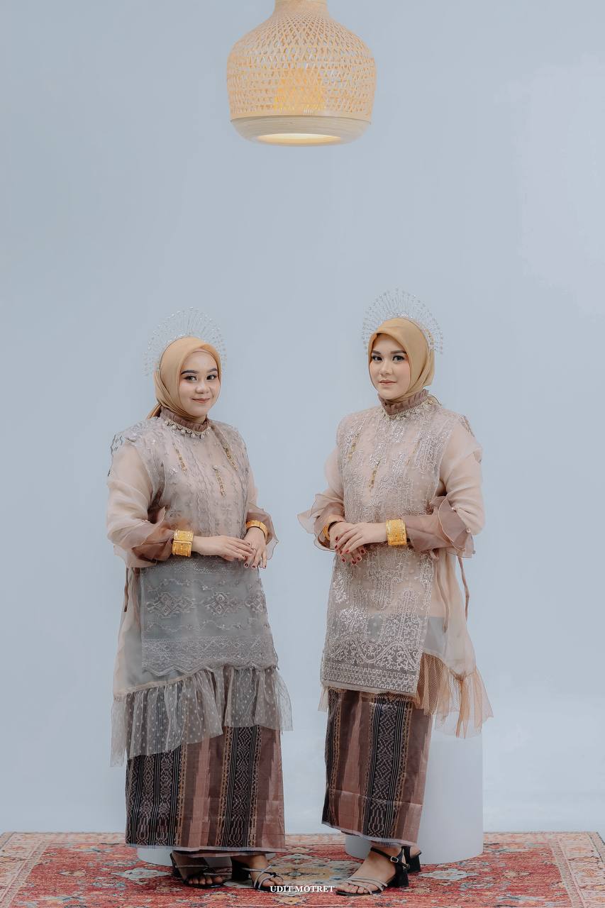 CREAM ROMPI GELAP